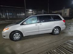 Фото авто Toyota Sienna