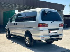 Сүрөт унаа Mitsubishi Delica