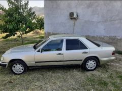 Сүрөт унаа Mercedes-Benz W124