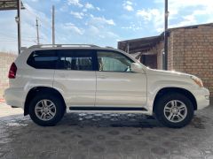 Photo of the vehicle Lexus GX