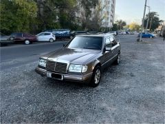 Фото авто Mercedes-Benz W124