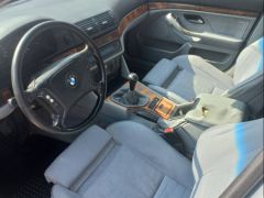 Photo of the vehicle BMW 5 Series