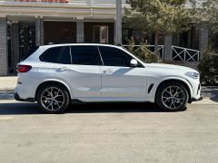 Photo of the vehicle BMW X5