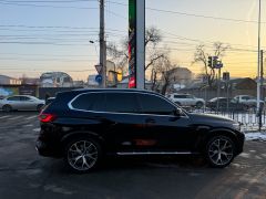 Photo of the vehicle BMW X5