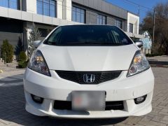 Photo of the vehicle Honda Fit