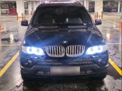 Photo of the vehicle BMW X5