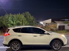 Сүрөт унаа Toyota RAV4