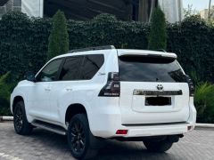 Сүрөт унаа Toyota Land Cruiser Prado