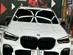 Photo of the vehicle BMW X5