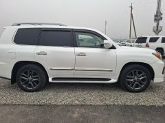 Photo of the vehicle Lexus LX