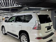 Photo of the vehicle Lexus GX