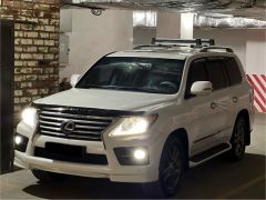 Photo of the vehicle Lexus LX