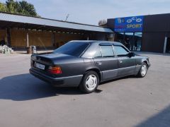 Сүрөт унаа Mercedes-Benz W124