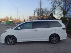 Фото авто Toyota Sienna