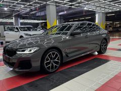 Photo of the vehicle BMW 5 Series