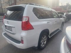 Photo of the vehicle Lexus GX