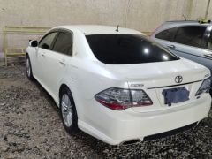 Photo of the vehicle Toyota Crown