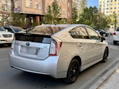 Фото авто Toyota Prius