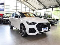 Photo of the vehicle Audi Q5