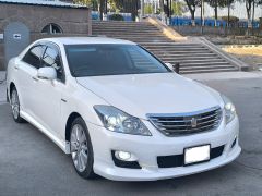 Фото авто Toyota Crown