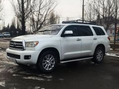 Photo of the vehicle Toyota Sequoia