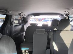 Photo of the vehicle Toyota Sienna