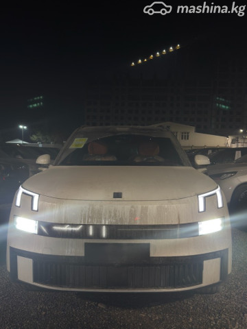 Lynk &amp; Co 900