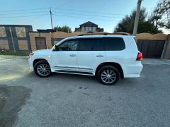 Photo of the vehicle Toyota Land Cruiser