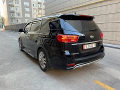 Photo of the vehicle Kia Carnival