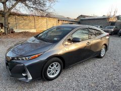 Photo of the vehicle Toyota Prius v (+)