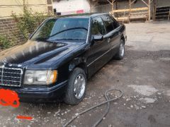 Сүрөт унаа Mercedes-Benz W124