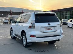 Photo of the vehicle Lexus GX