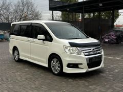 Фото авто Honda Stepwgn