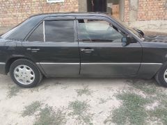 Фото авто Mercedes-Benz W124