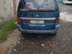 Сүрөт унаа Nissan Serena