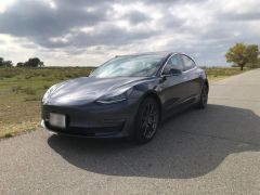 Фото авто Tesla Model 3