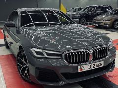 Photo of the vehicle BMW 5 Series