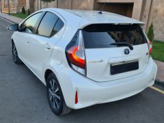 Сүрөт унаа Toyota Prius c