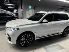 Photo of the vehicle BMW X7