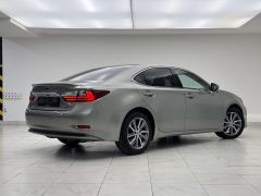 Photo of the vehicle Lexus ES