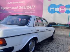 Фото авто Mercedes-Benz W123