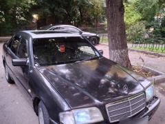 Photo of the vehicle Mercedes-Benz 190 (W201)