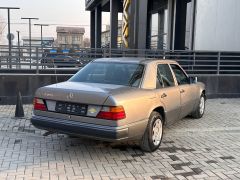 Сүрөт унаа Mercedes-Benz W124