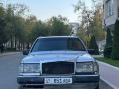 Сүрөт унаа Mercedes-Benz W124