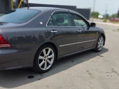 Photo of the vehicle Toyota Crown