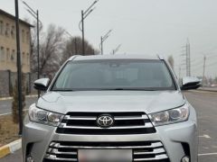 Photo of the vehicle Toyota Highlander