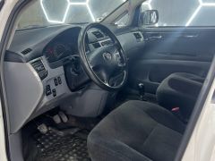 Фото авто Toyota Avensis Verso