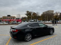 Photo of the vehicle Lexus ES