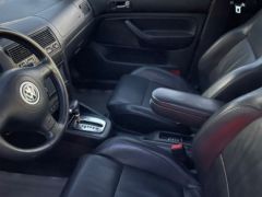 Photo of the vehicle Volkswagen Golf