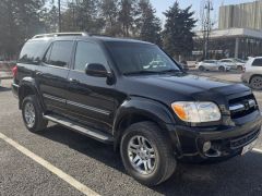 Photo of the vehicle Toyota Sequoia